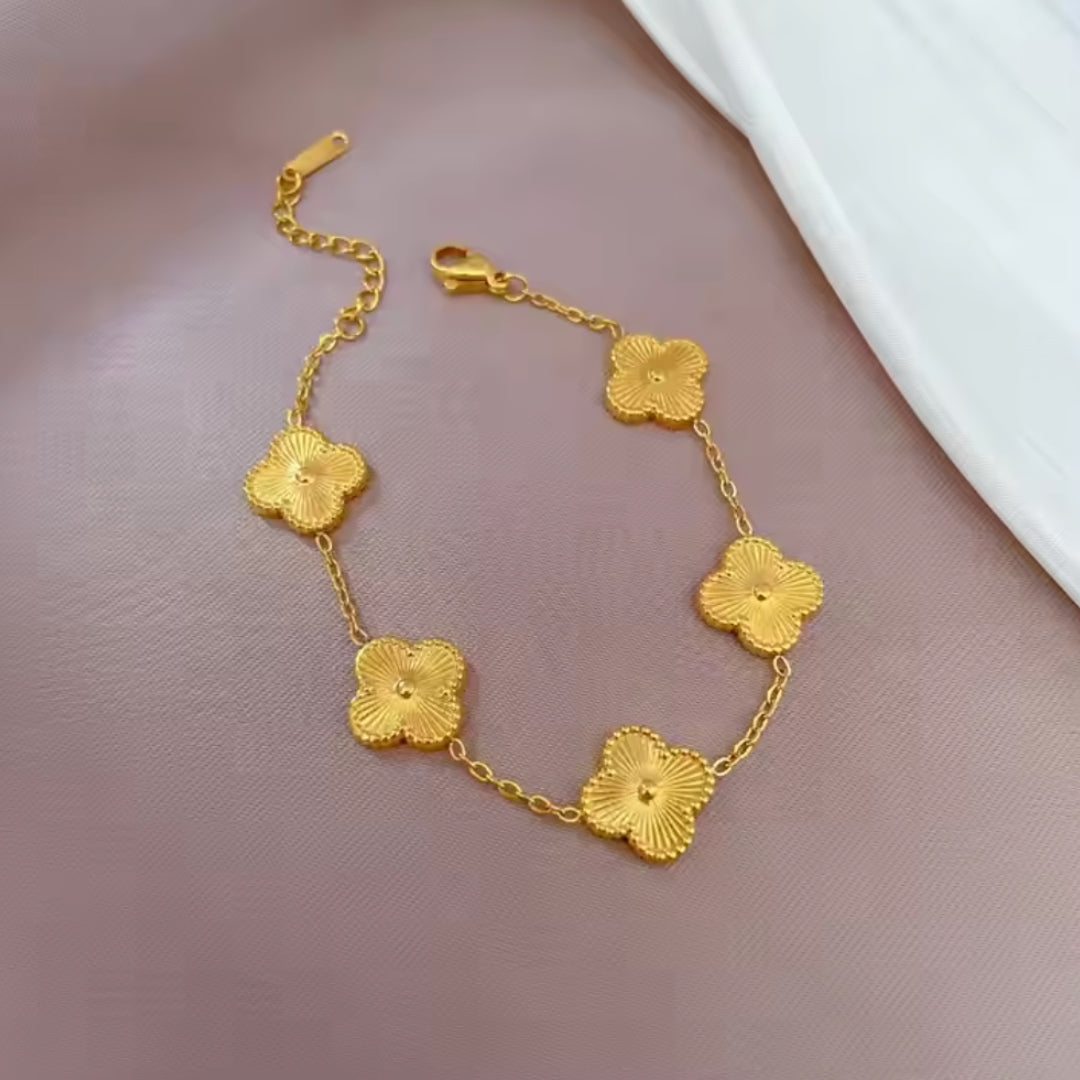 Golden clover bracelet