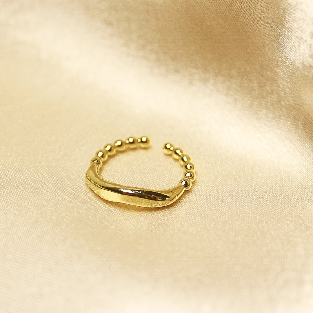 Amara Halo Golden Adjustable Ring