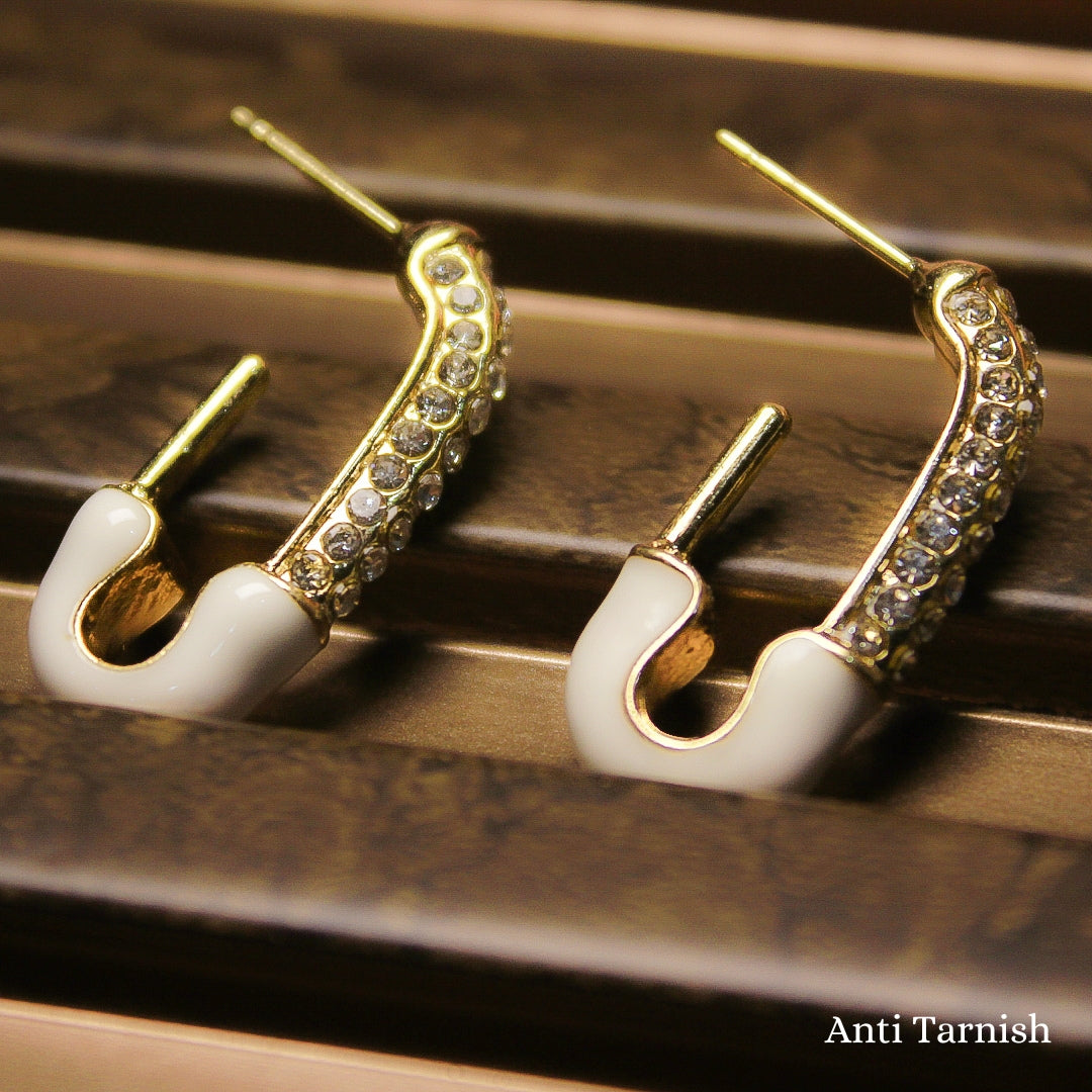 Pin crystal earrings