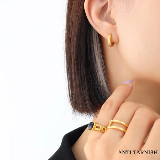 Small golden hoops