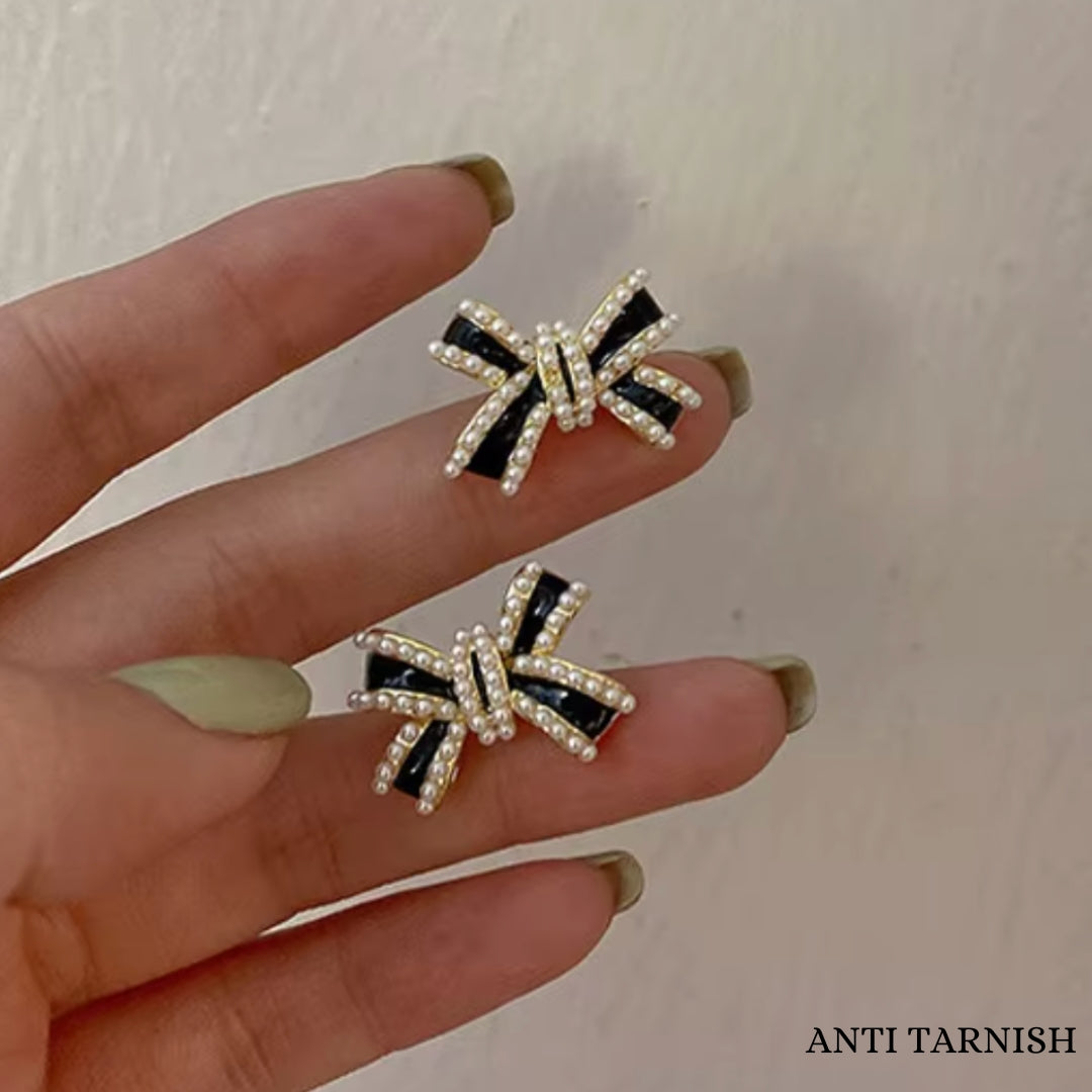 Black bow earrings