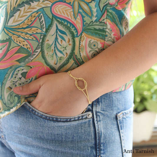Knot bracelet