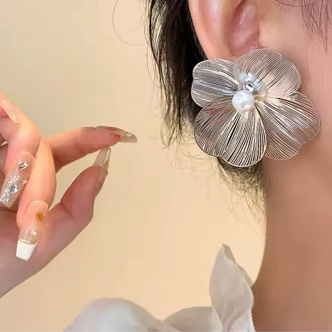 Silver flower