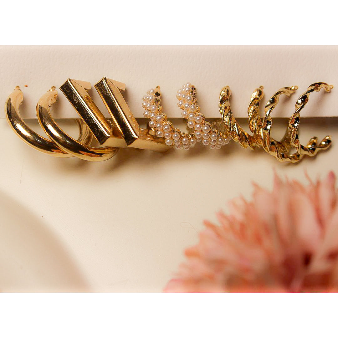 Set Of 5 Earrings (Golden and Pearl)