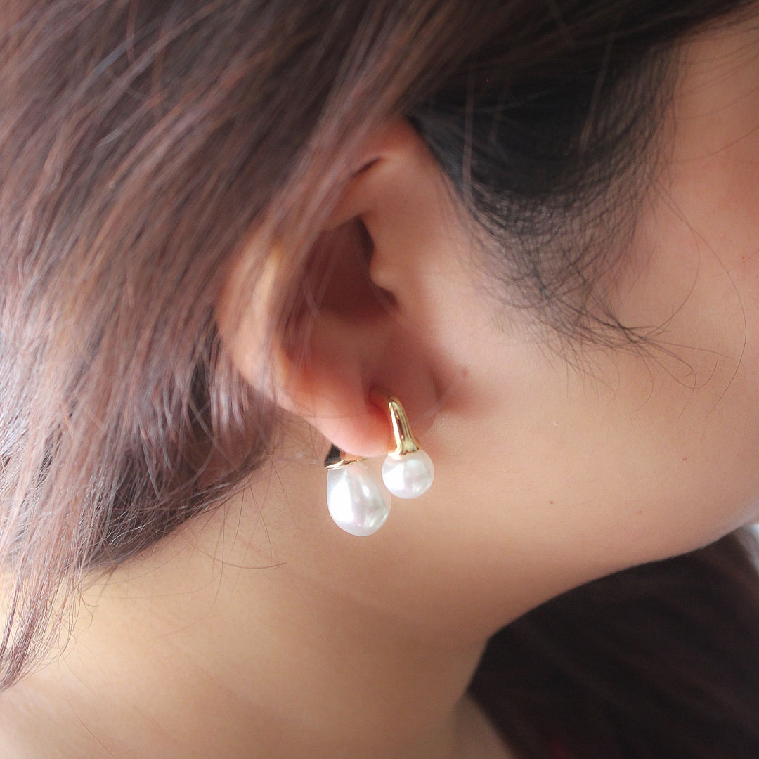 White pearl Drop earrings