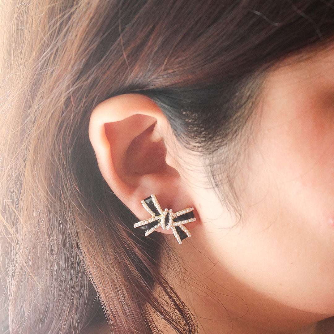 Black bow earrings