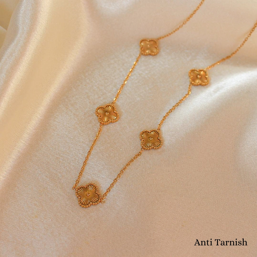 Premium Golden Clover