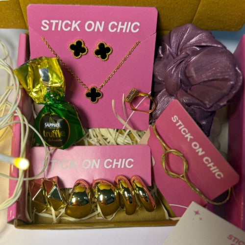Rakhi Gifting Combo Box (Lux)